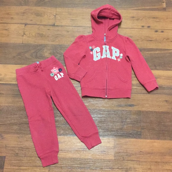 gap hoodie and sweatpants set